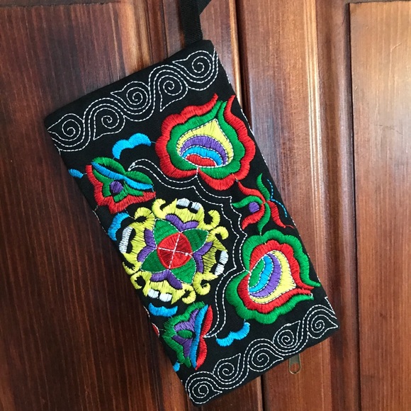 ⭐️Colorful Zippered Embroidered Everything Bag - Picture 2 of 7